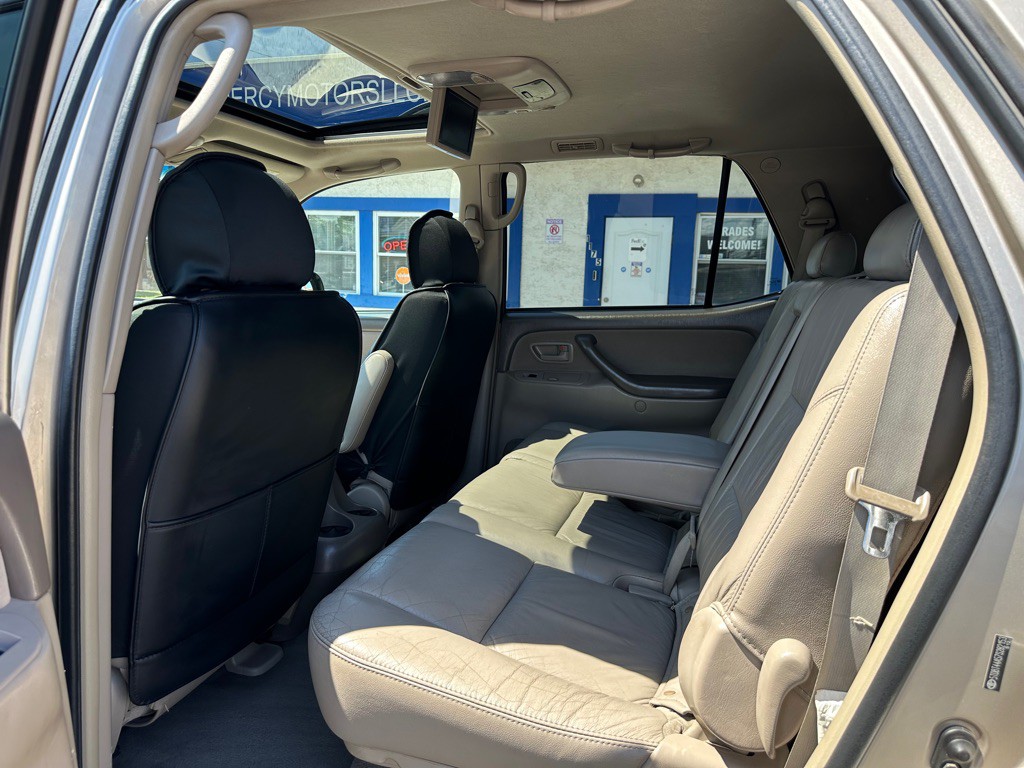 2007 Toyota Sequoia Image 12