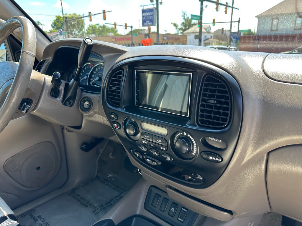 2007 Toyota Sequoia Image 17