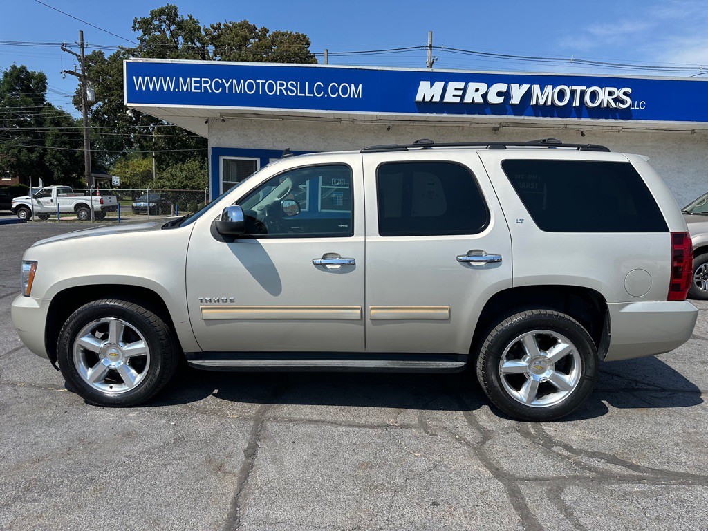 2013 Chevrolet Tahoe Image 2