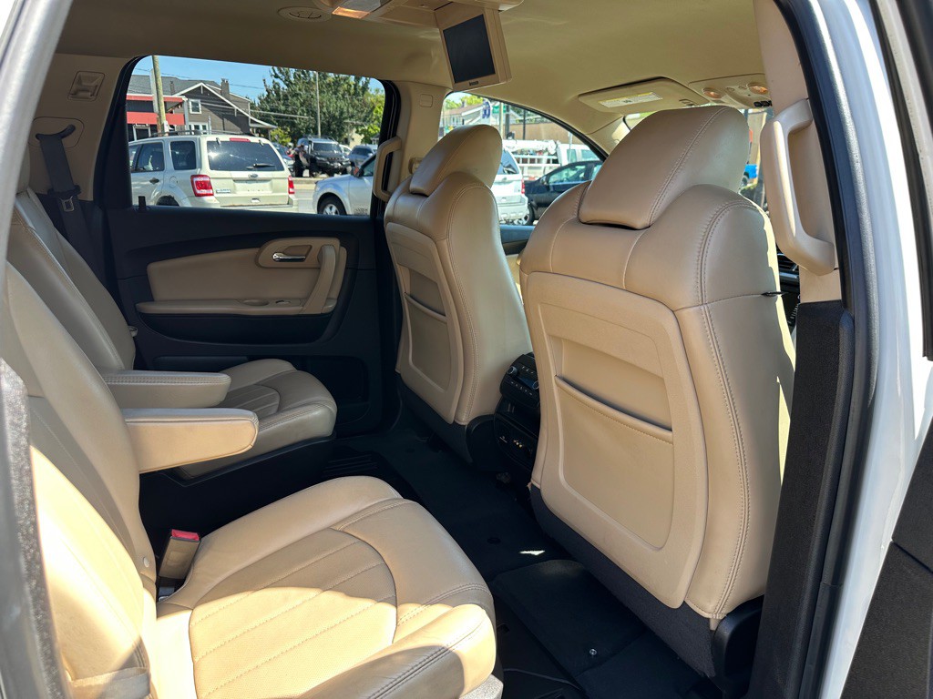 2012 Chevrolet Traverse Image 13