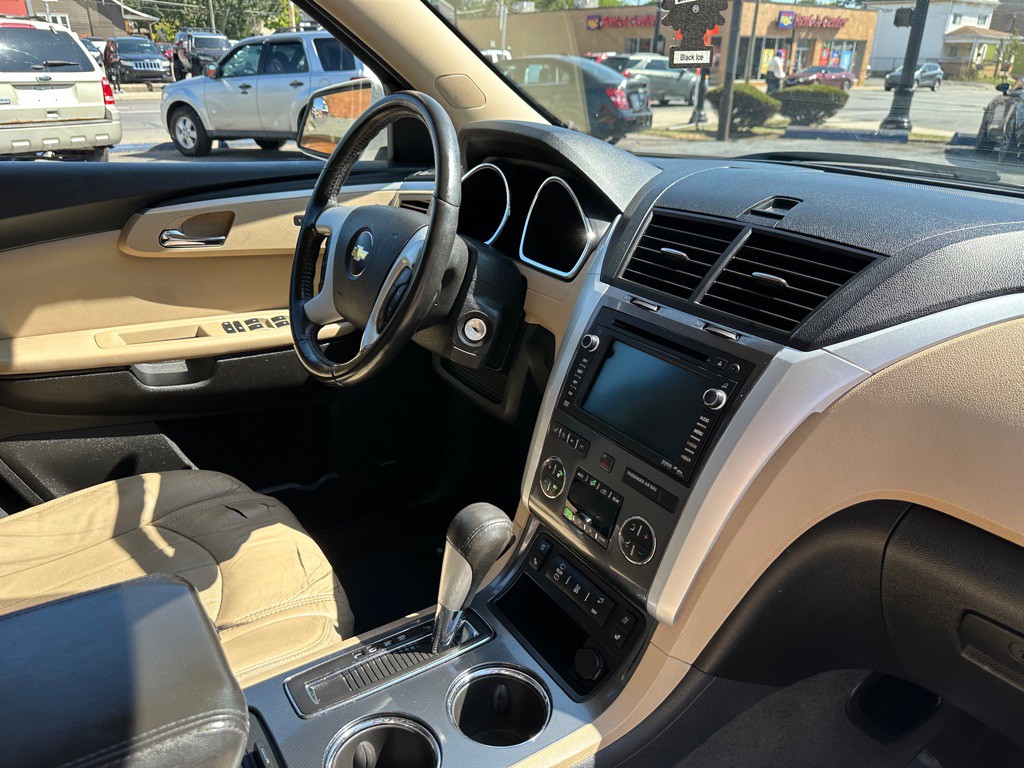 2012 Chevrolet Traverse Image 16
