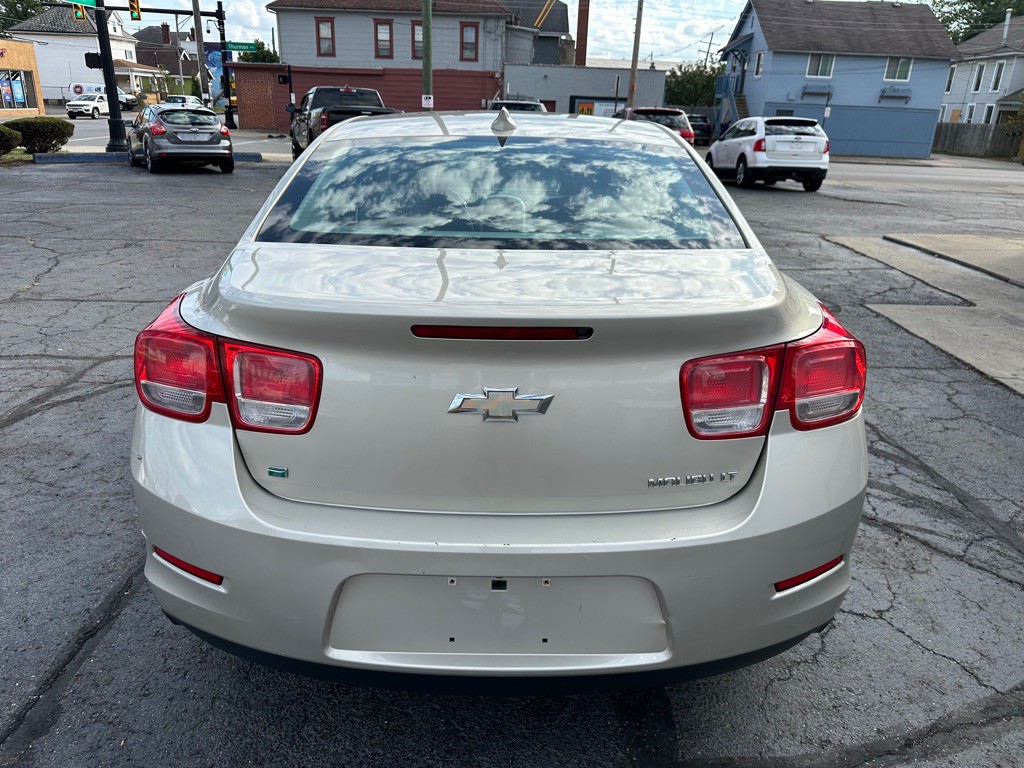 2015 Chevrolet Malibu Image 4