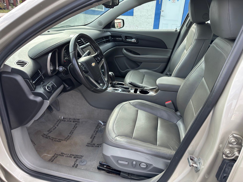 2015 Chevrolet Malibu Image 9