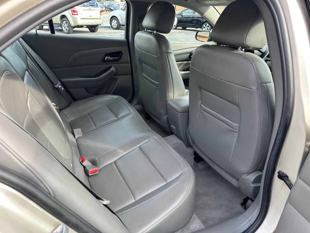 2015 Chevrolet Malibu Image 11