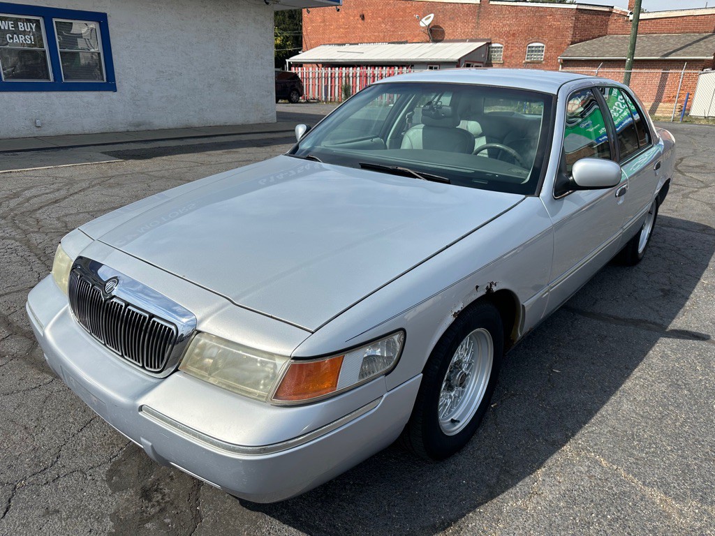 2002 Mercury Grand Marquis Image 1