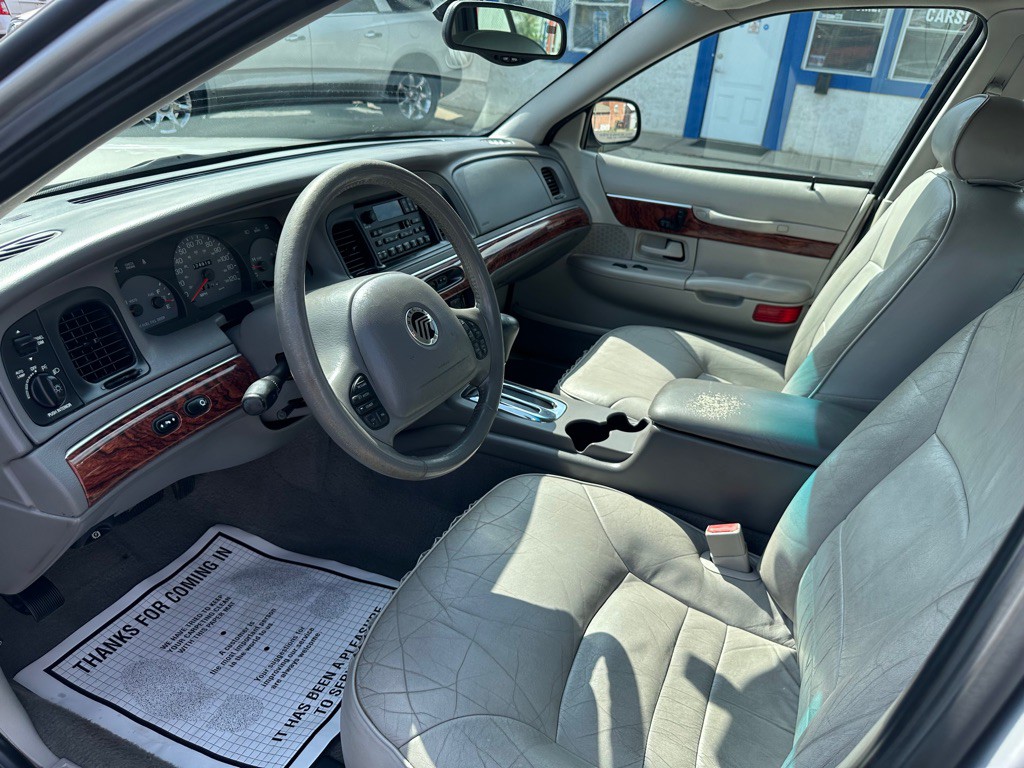 2002 Mercury Grand Marquis Image 9