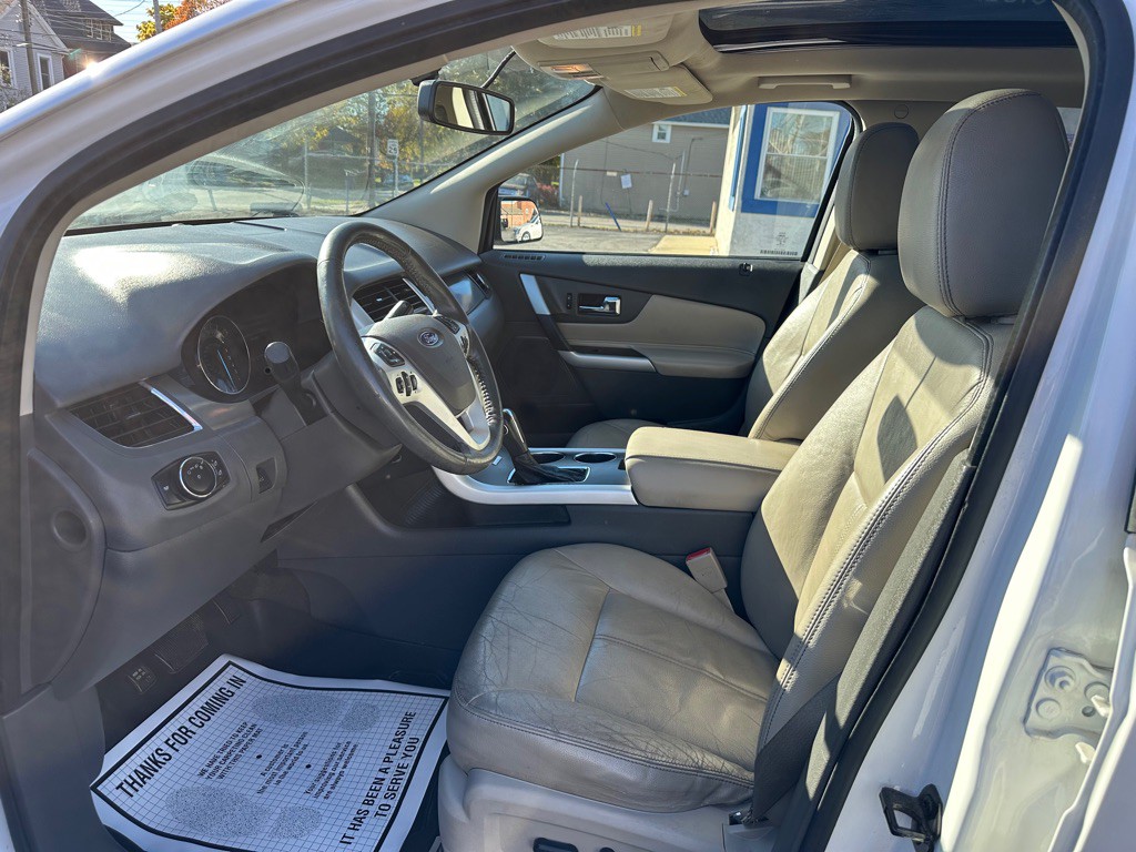 2014 Ford Edge Image 9