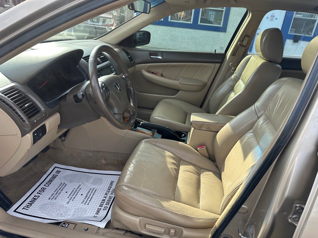 2005 Honda Accord Image 9