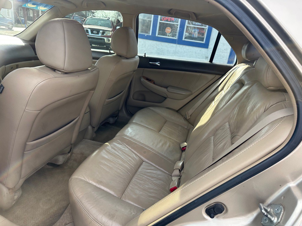 2005 Honda Accord Image 10
