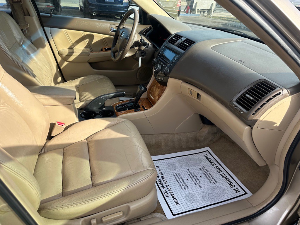 2005 Honda Accord Image 13