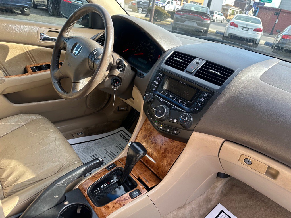 2005 Honda Accord Image 14