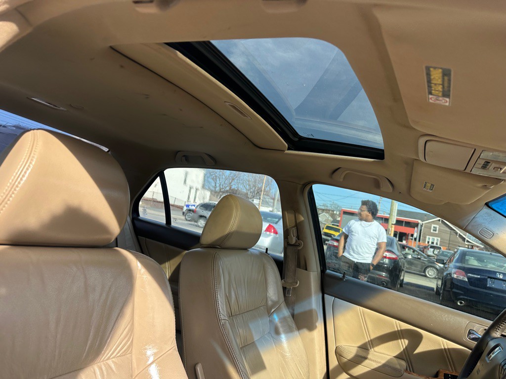 2005 Honda Accord Image 15