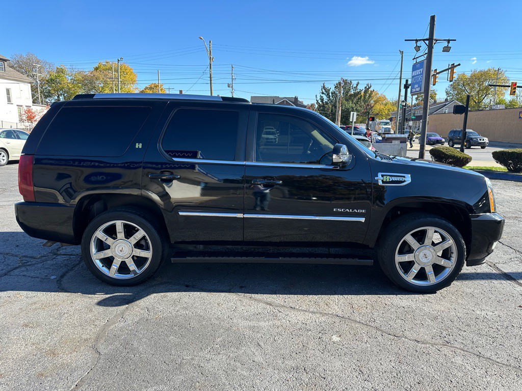 2011 Cadillac Escalade Image 6