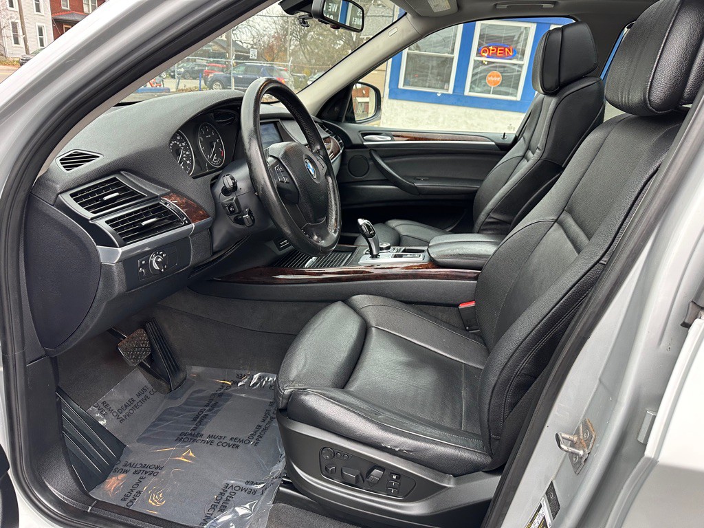 2011 BMW X5 Image 9