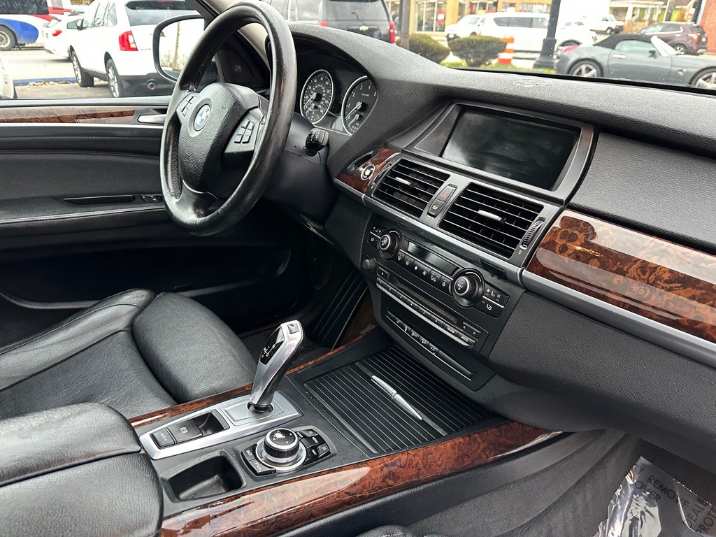 2011 BMW X5 Image 16