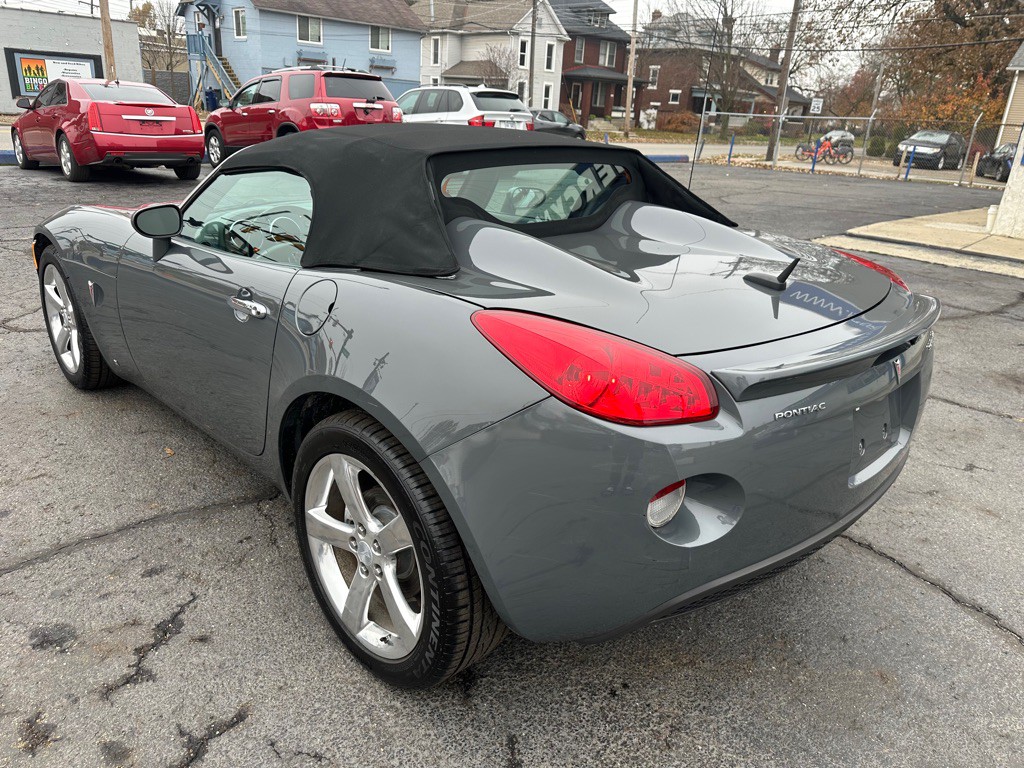 2008 Pontiac Solstice Image 3