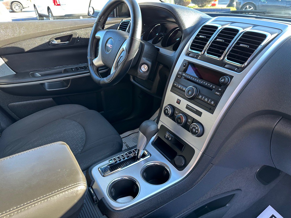 2012 GMC Acadia Image 16