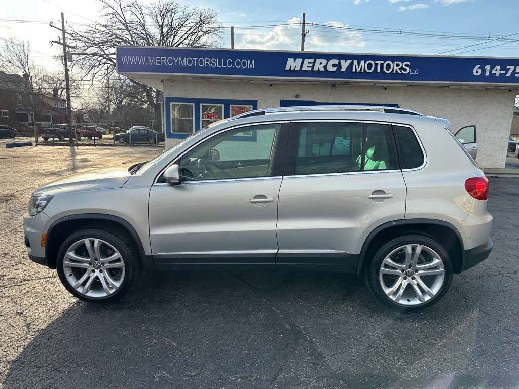 2013 Volkswagen Tiguan Image 2