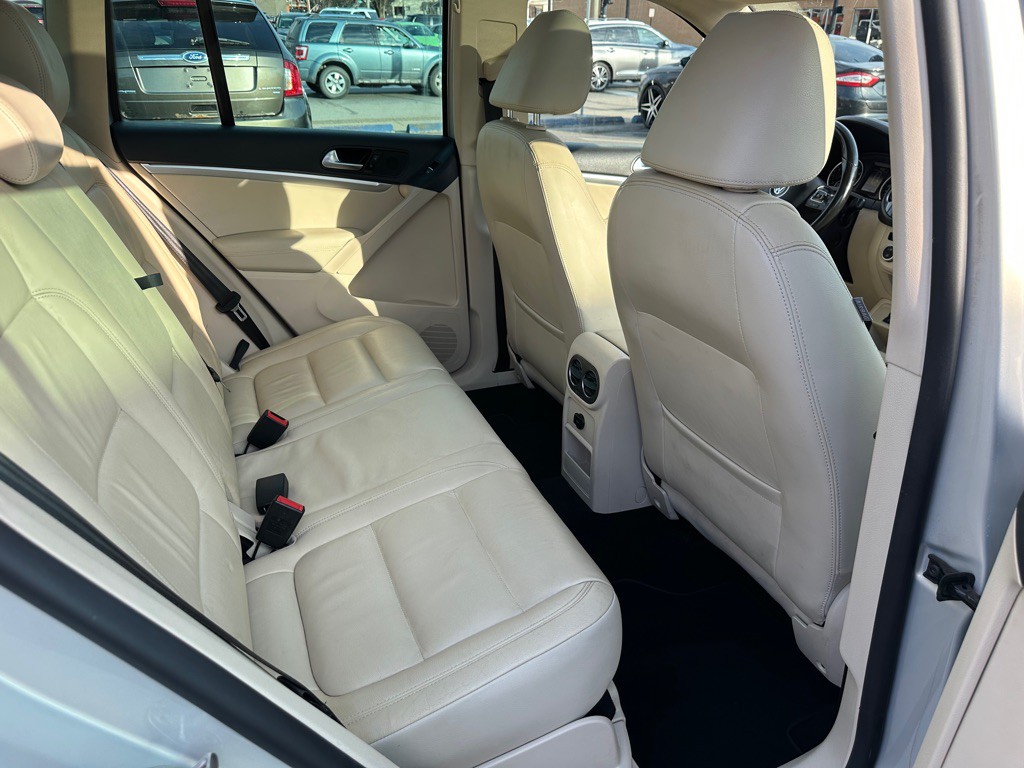 2013 Volkswagen Tiguan Image 12