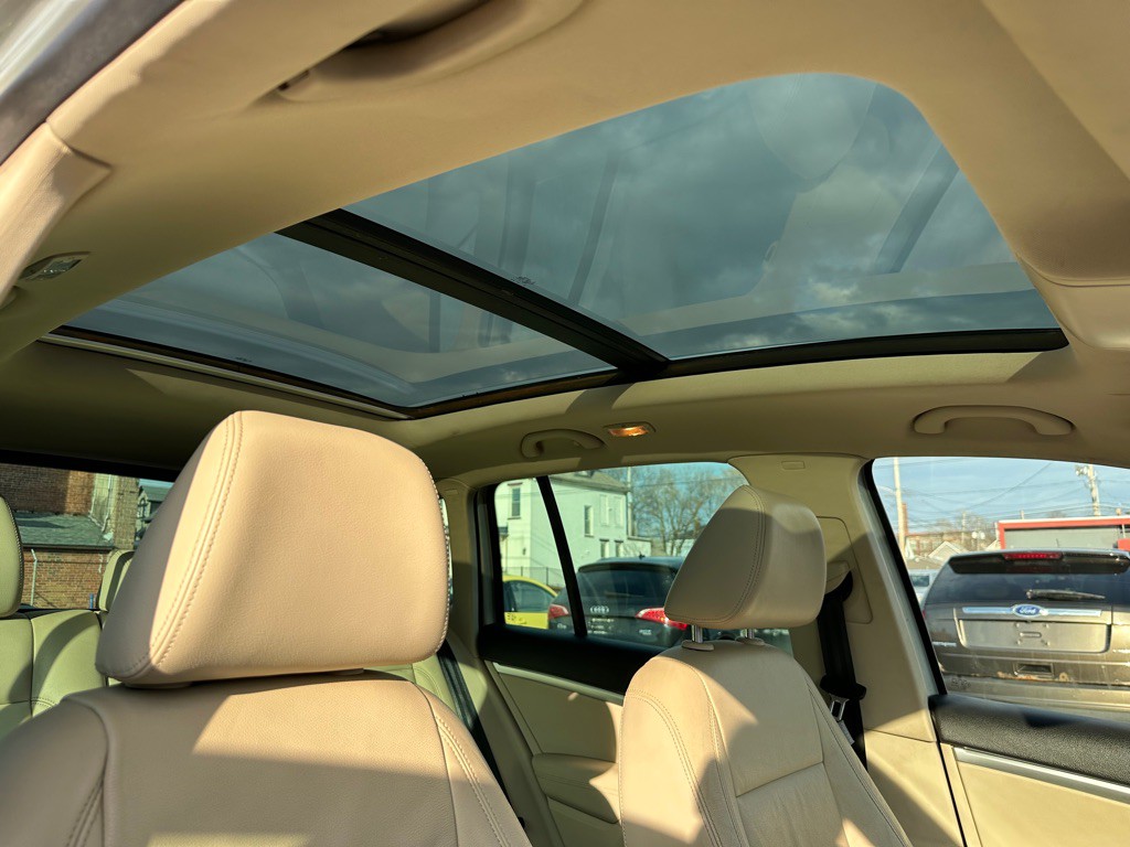 2013 Volkswagen Tiguan Image 16