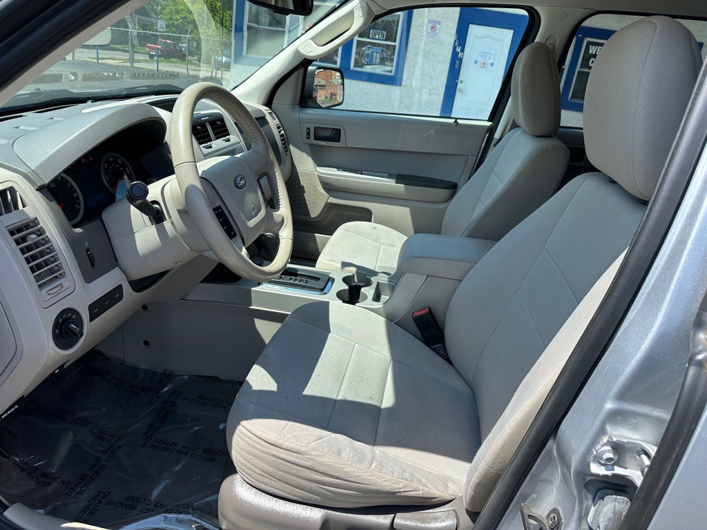 2011 Ford Escape Image 9