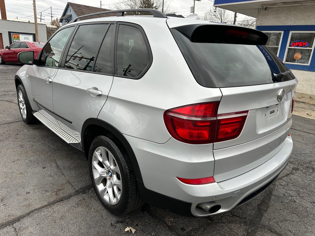 2011 BMW X5 Image 3