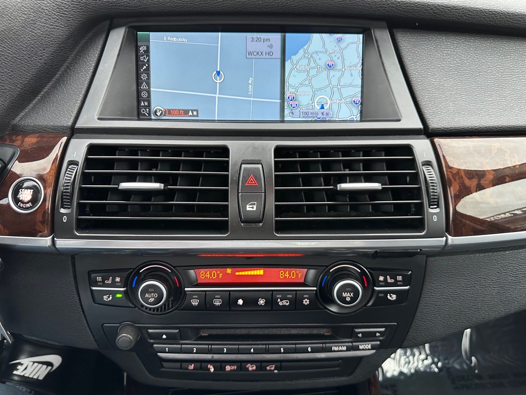 2011 BMW X5 Image 18