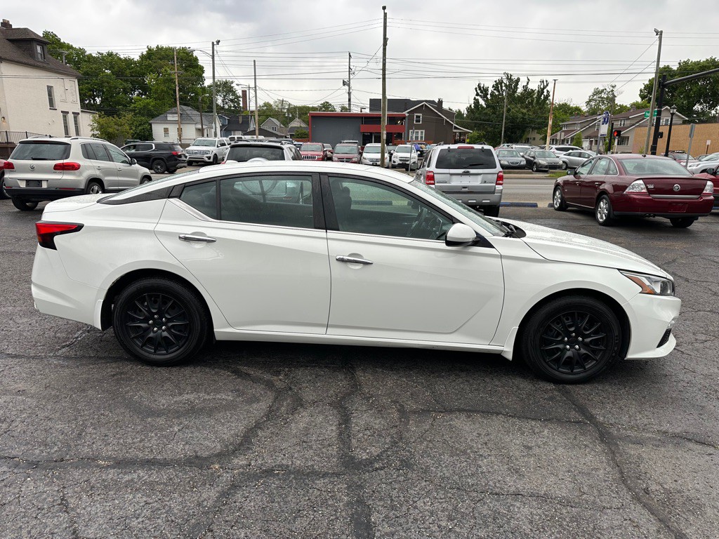 2019 Nissan Altima Image 6