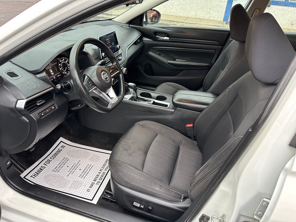 2019 Nissan Altima Image 9