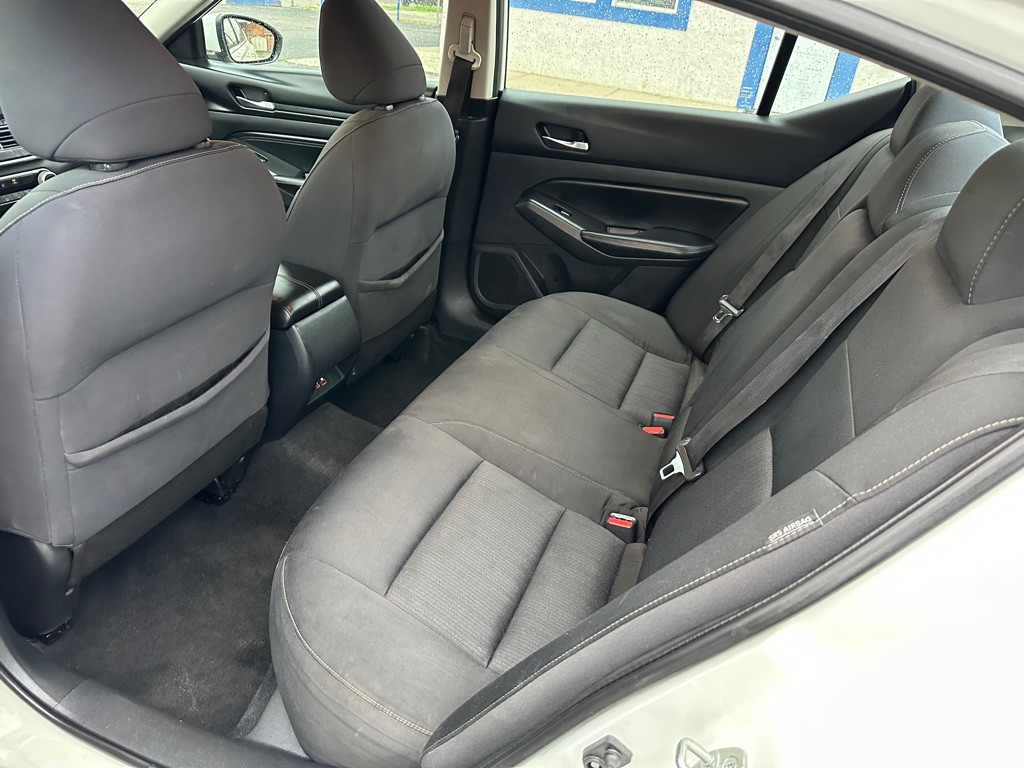 2019 Nissan Altima Image 10