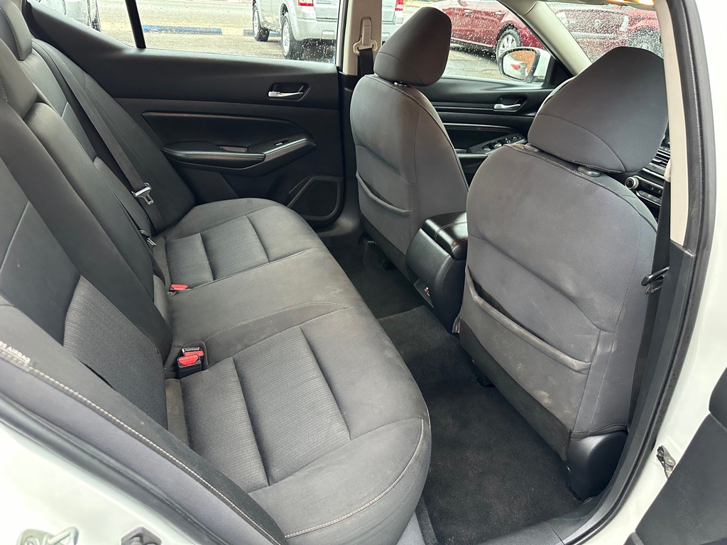 2019 Nissan Altima Image 12