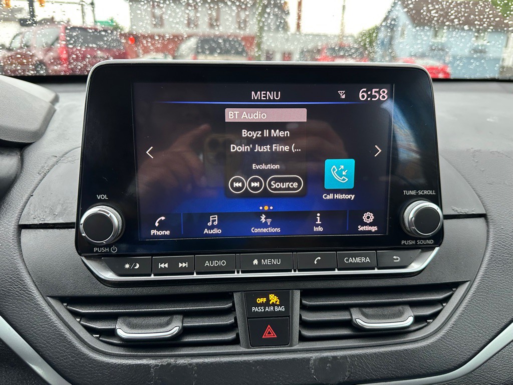 2019 Nissan Altima Image 17