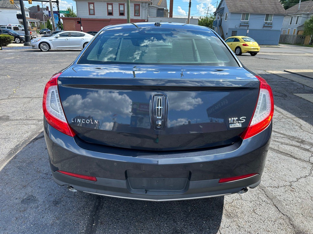 2013 Lincoln MKS Image 4