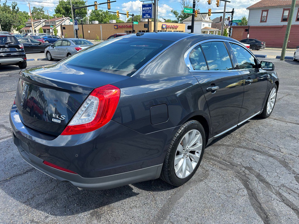 2013 Lincoln MKS Image 5
