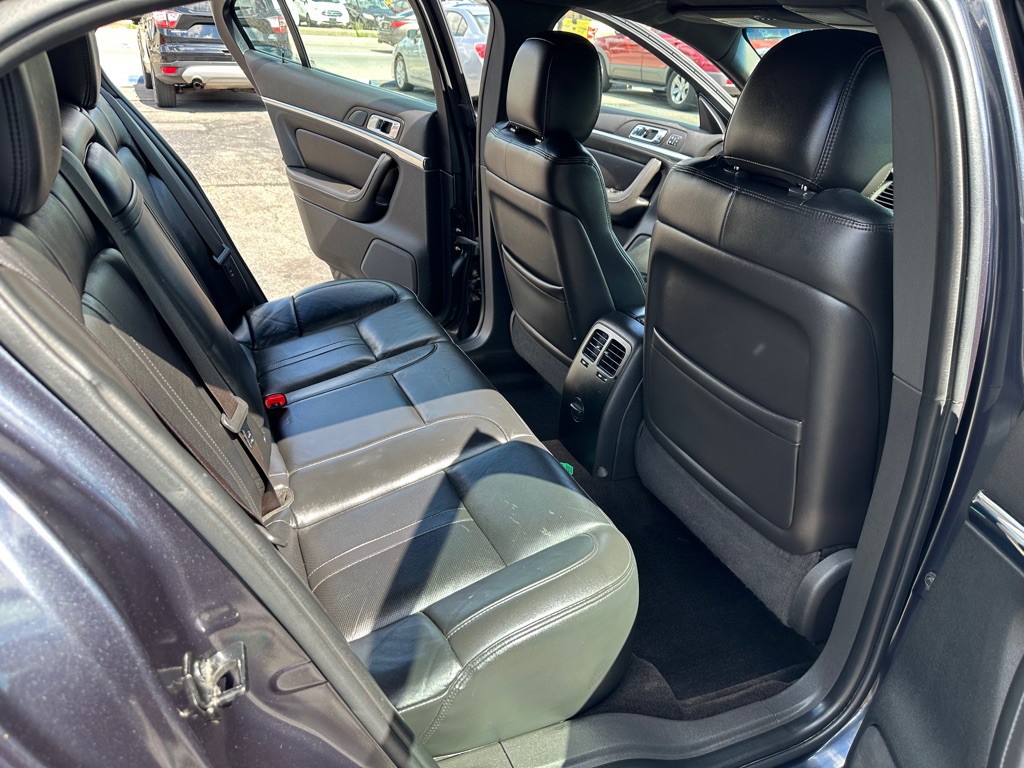 2013 Lincoln MKS Image 13