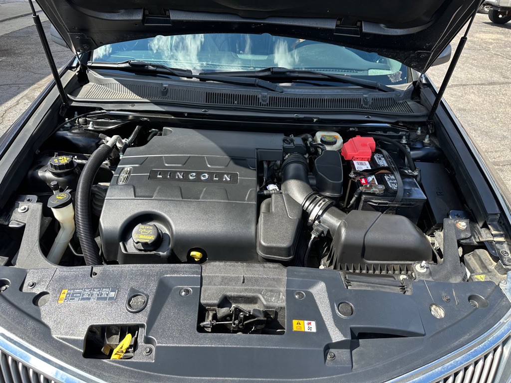 2013 Lincoln MKS Image 18