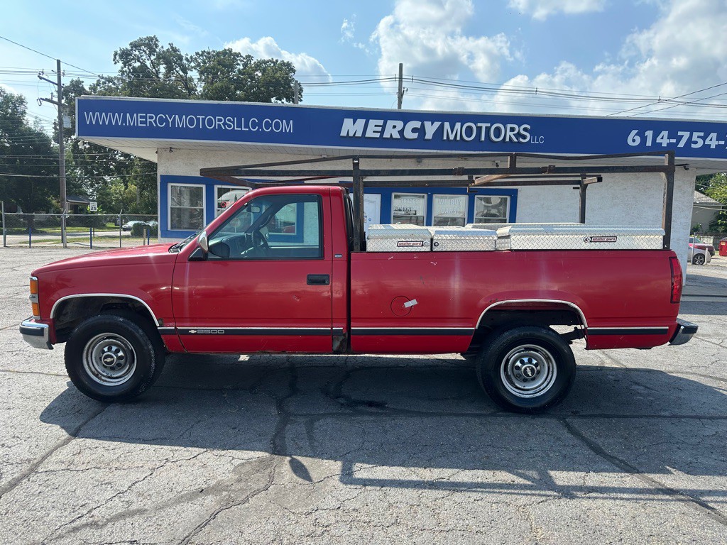 1998 Chevrolet C/K Image 2