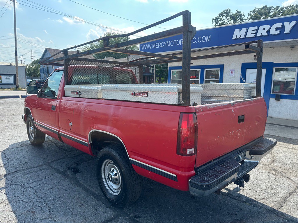 1998 Chevrolet C/K Image 3