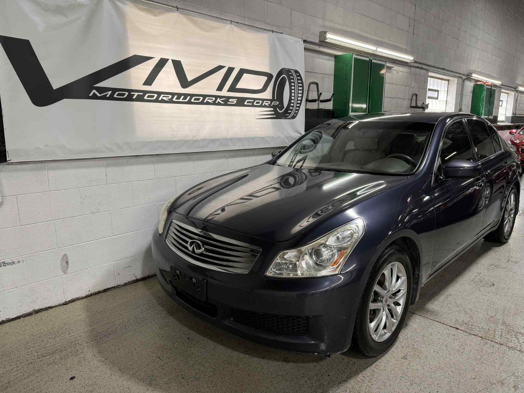 2009 INFINITI G37 Image 1