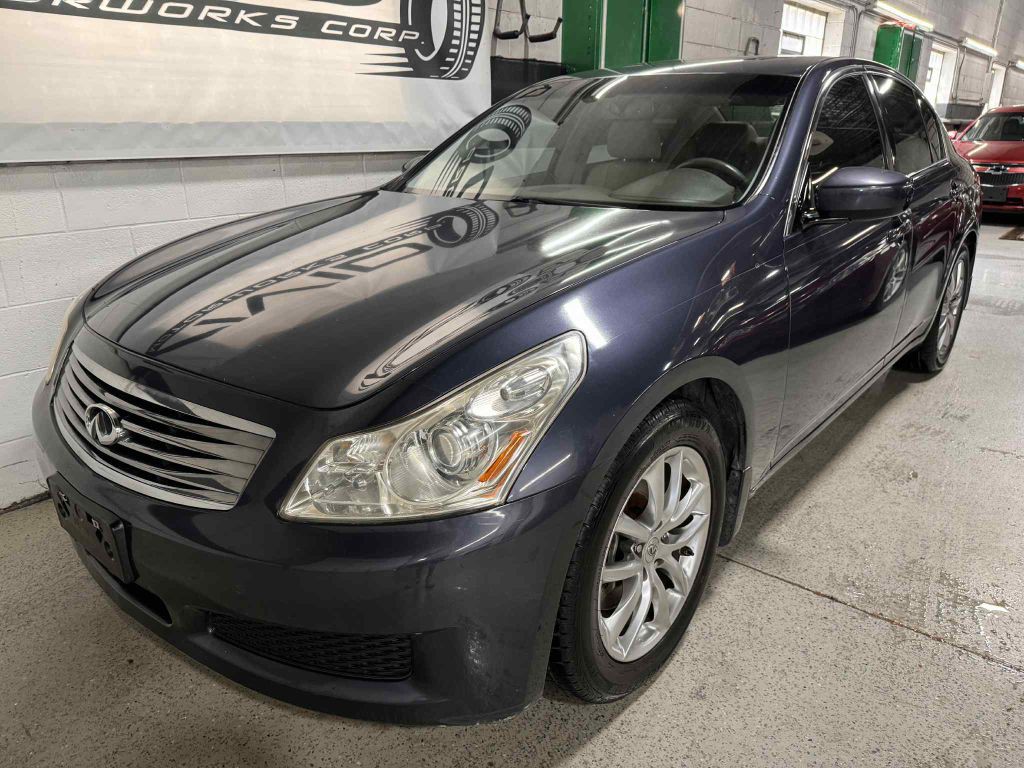 2009 INFINITI G37 Image 2