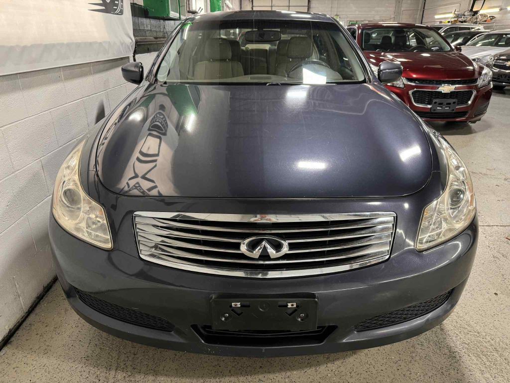 2009 INFINITI G37 Image 3
