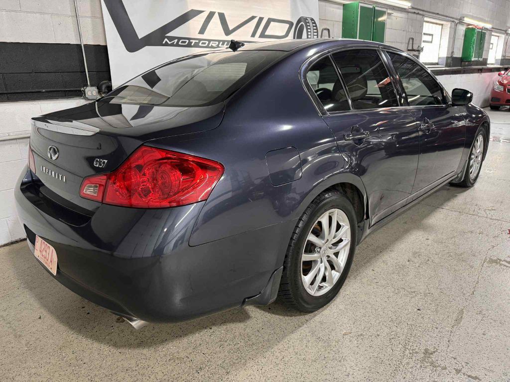 2009 INFINITI G37 Image 6
