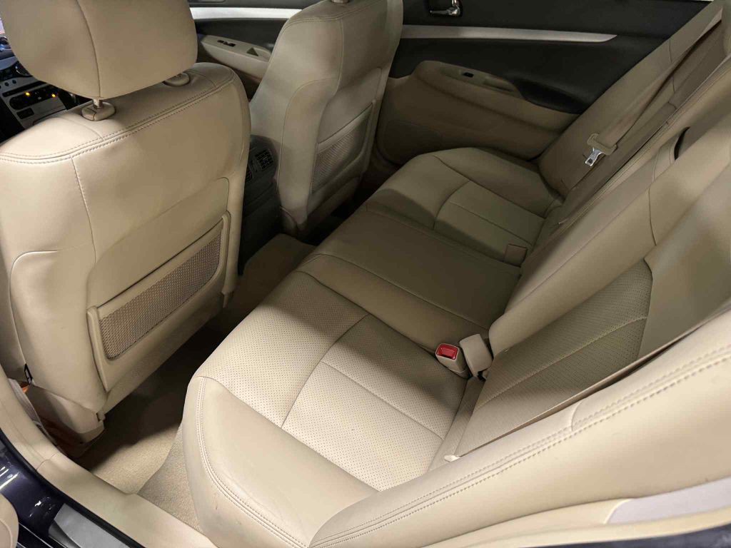 2009 INFINITI G37 Image 15
