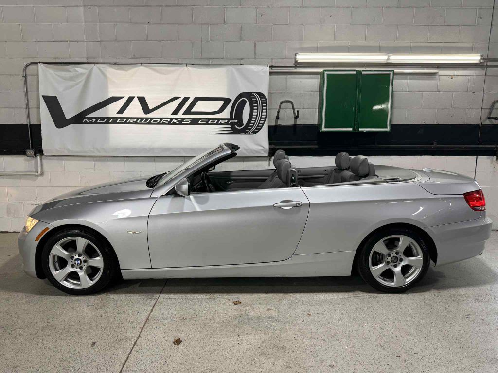 2010 BMW 3 Series Image 9