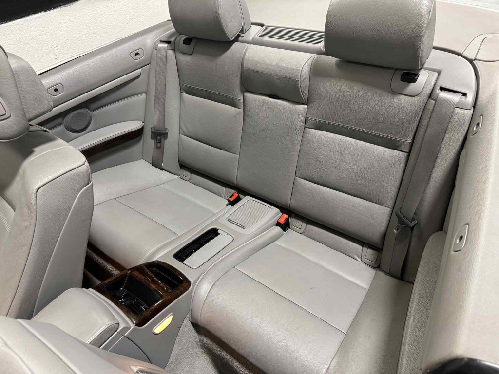 2010 BMW 3 Series Image 19