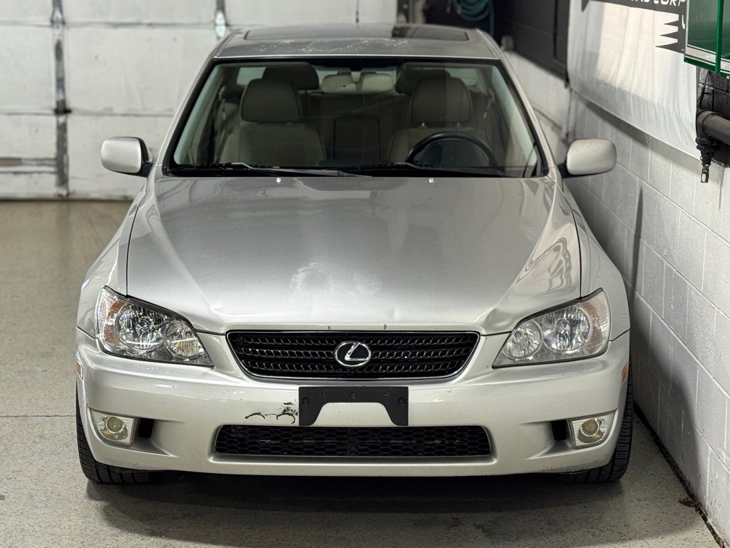 2003 Lexus IS Image 3