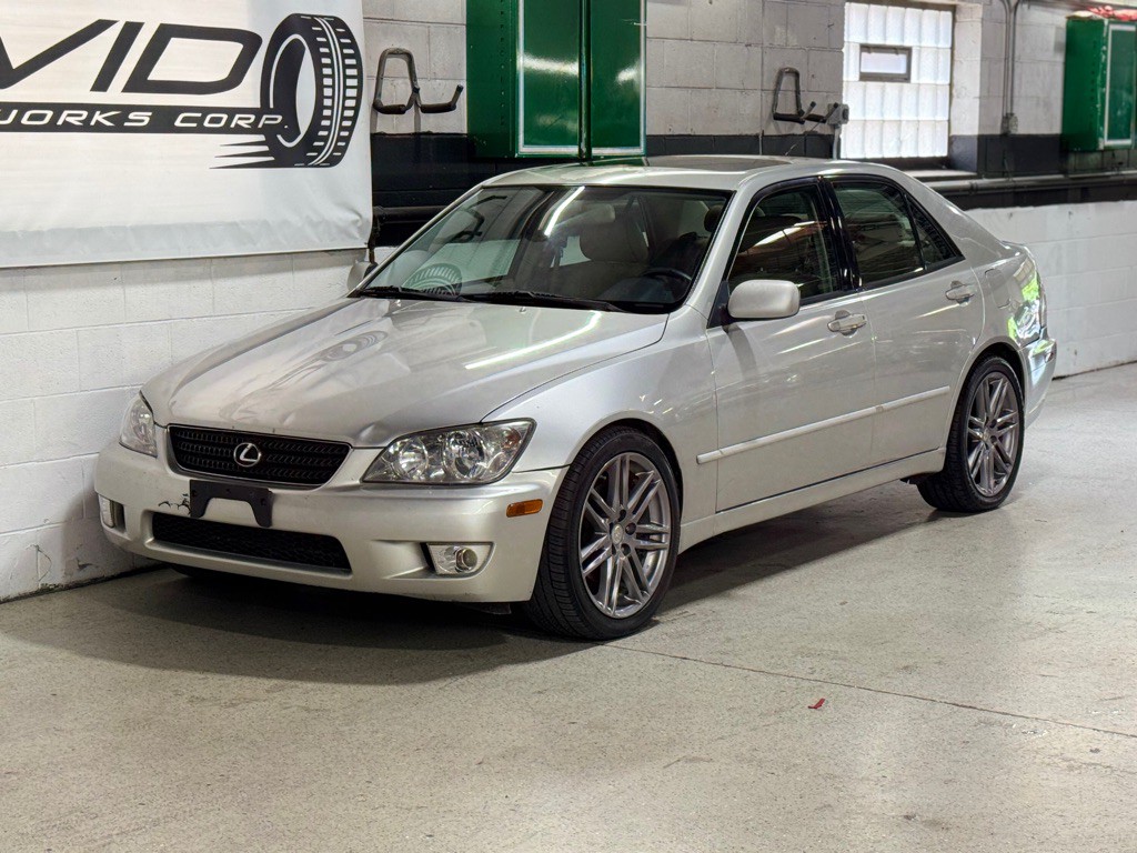 2003 Lexus IS Image 9