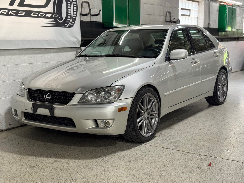 2003 Lexus IS Image 10