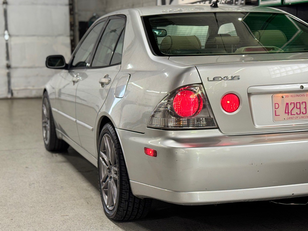 2003 Lexus IS Image 13