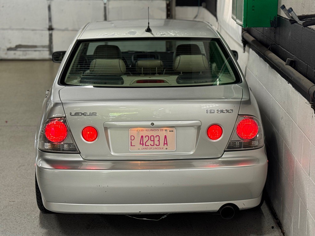 2003 Lexus IS Image 15